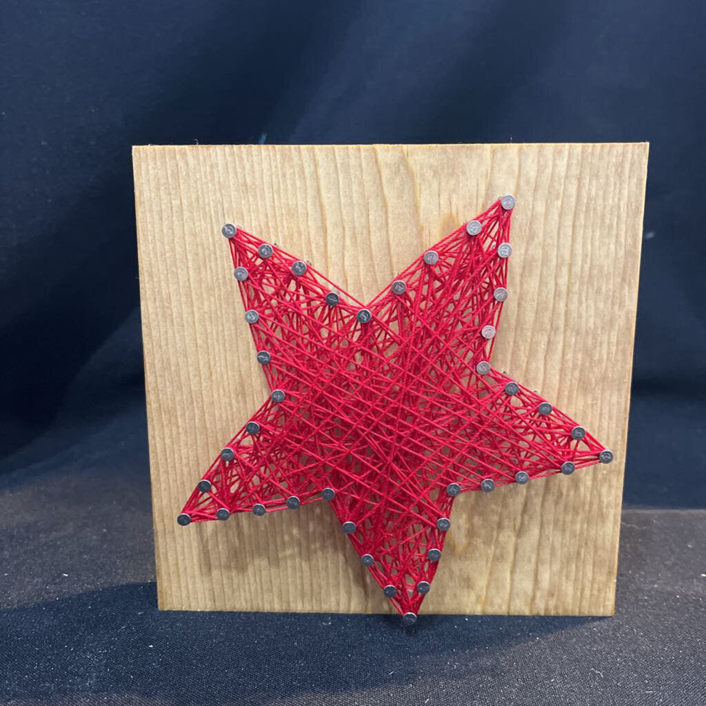 String Art Star (red)