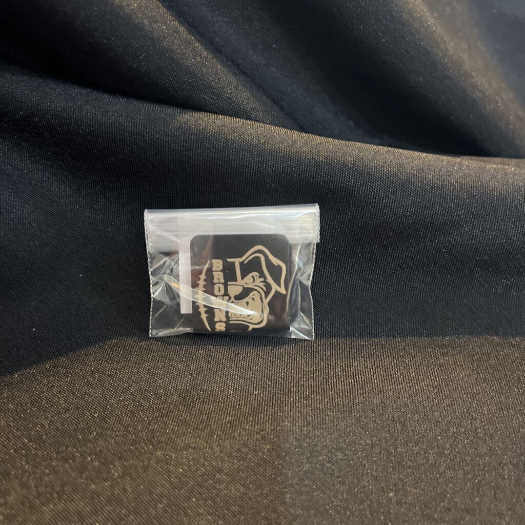Hat Clip (Black) Browns w/ Dog