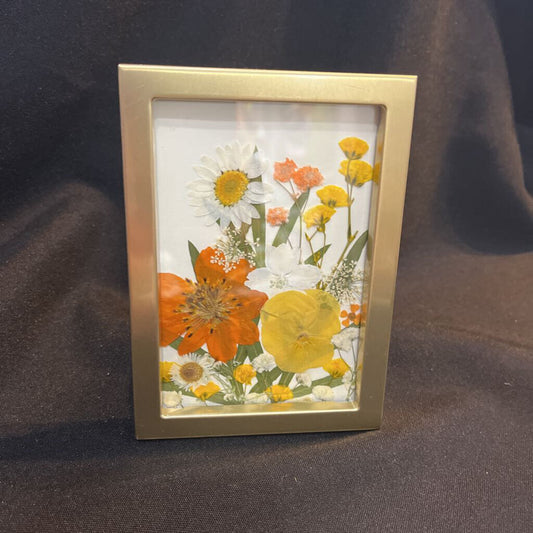 3x5 Metallic Gold Frame with Pressed Flowers