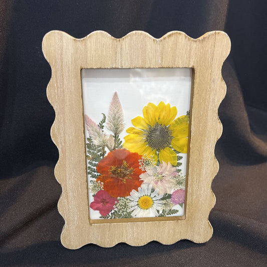 4x6 Wooden Frame with Pressed Sunflower