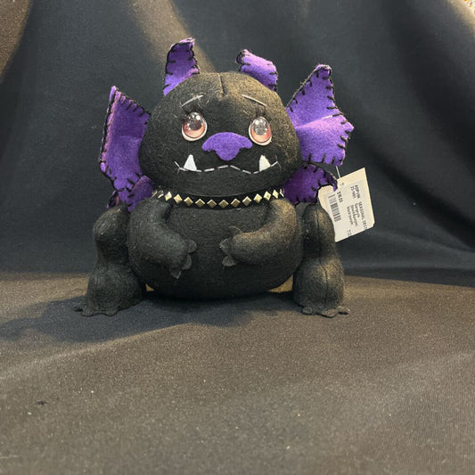 Gargoyle (black&purple)