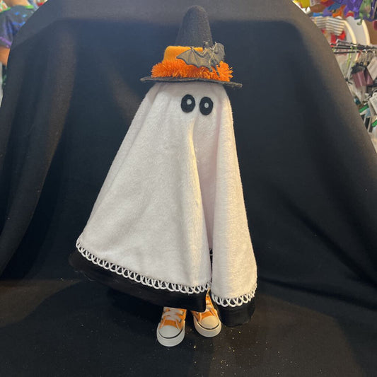 Witch (tall, white/orange, orange shoes)