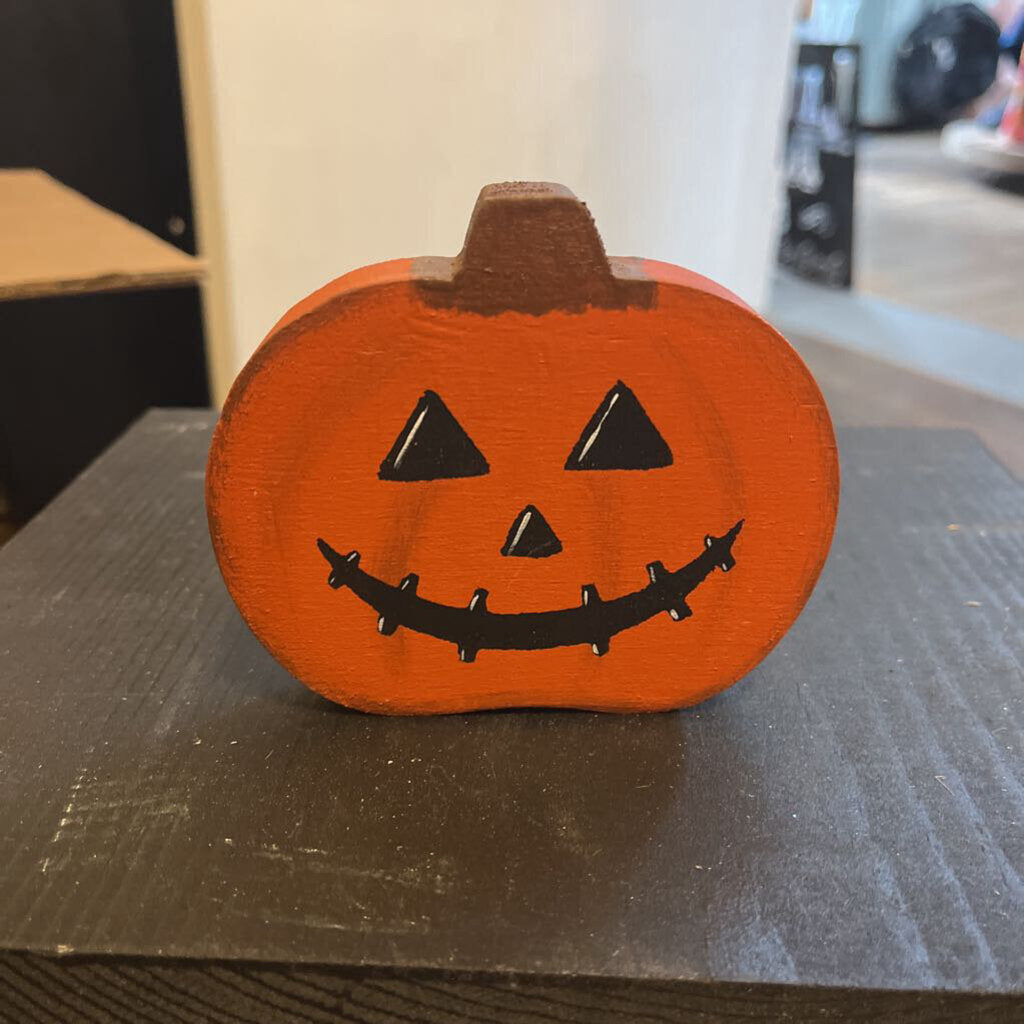 Small Pumpkin Face