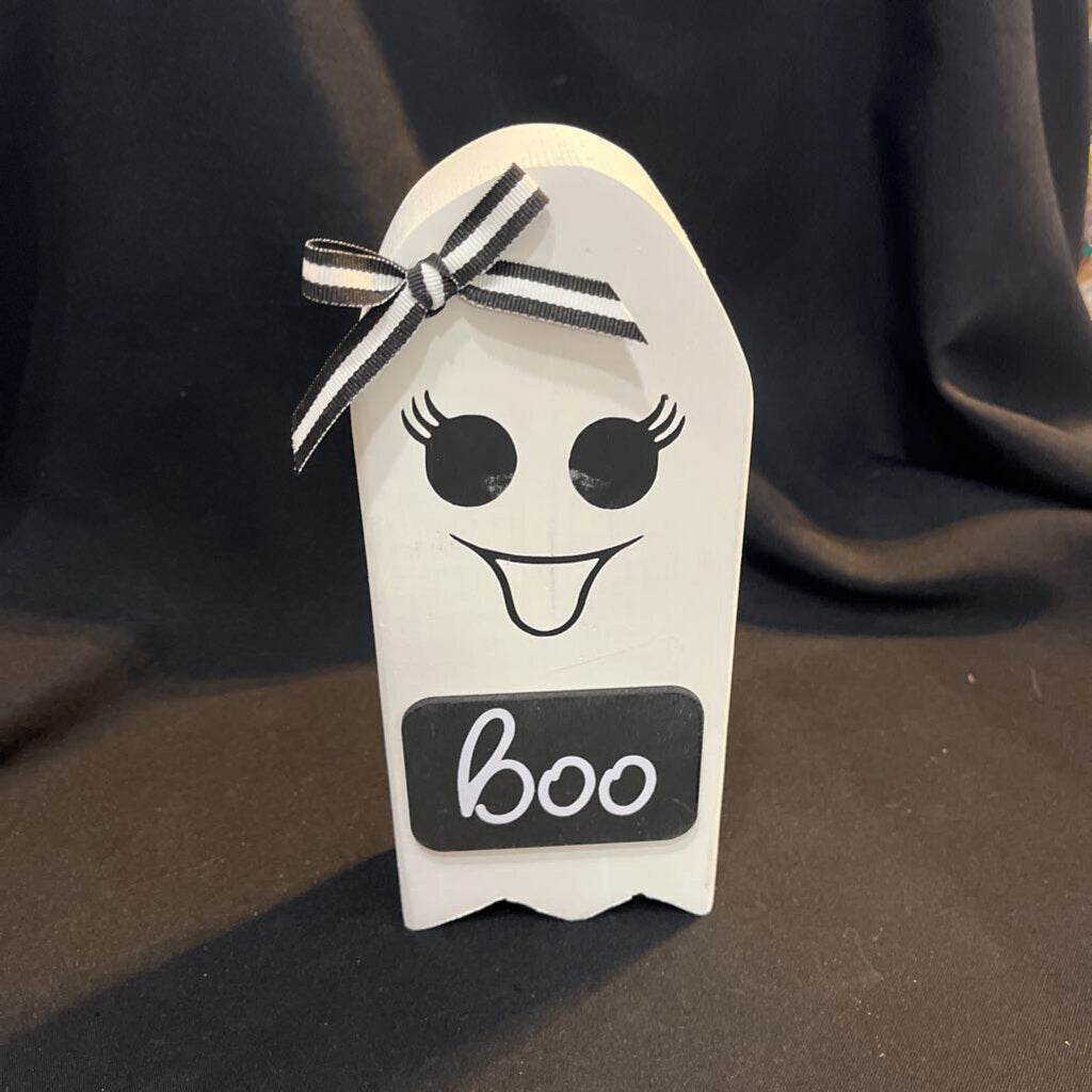 Wood Medium White Ghost