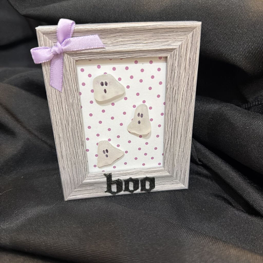 Sm Gray Frame, purple bow, 3 Ghosts, Boo