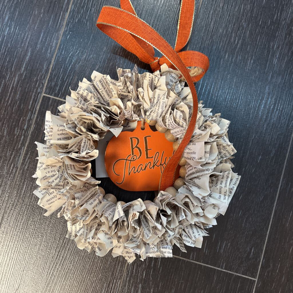 6in Be Thankful Book Page Wreath