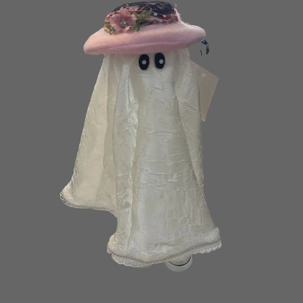 Witch Ghost Tall w/Floral Ring