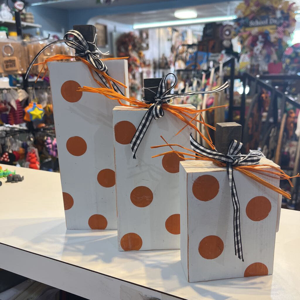 Polka Dot Pumpkin ( set of 3 2x4 blocks)