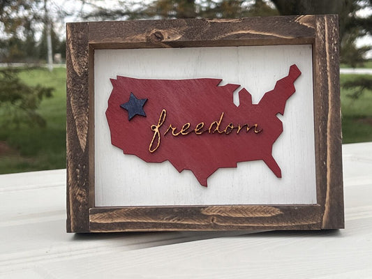 Freedom USA shelf sitter