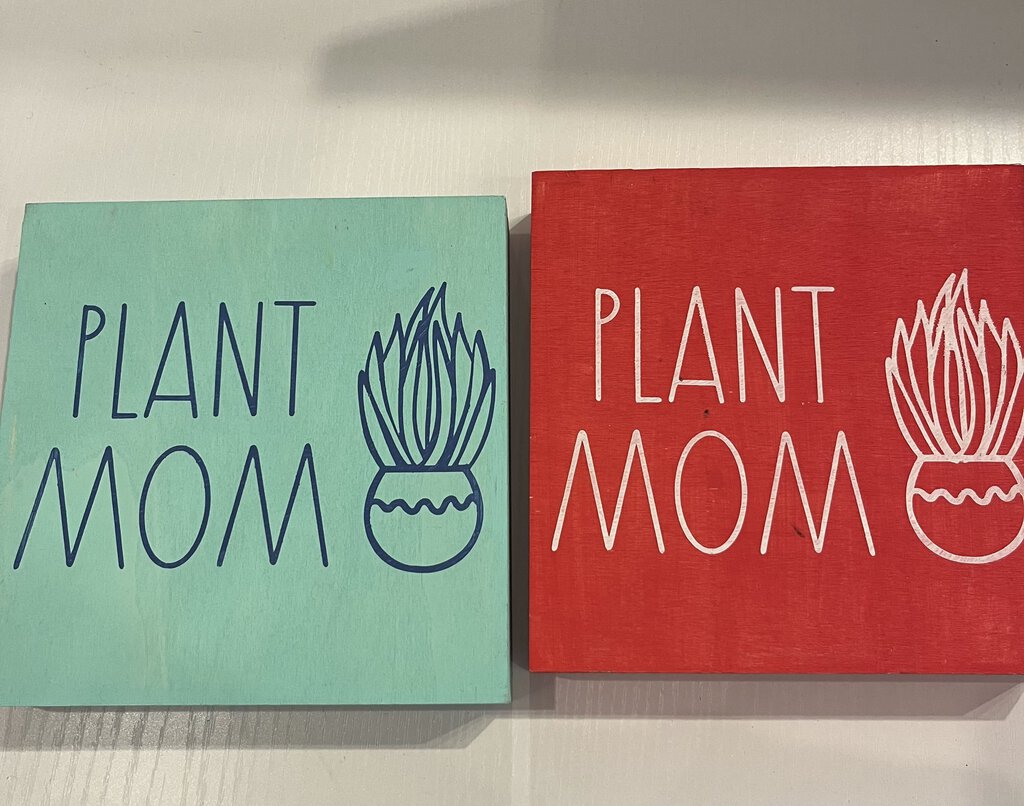 Plant Mom Sign