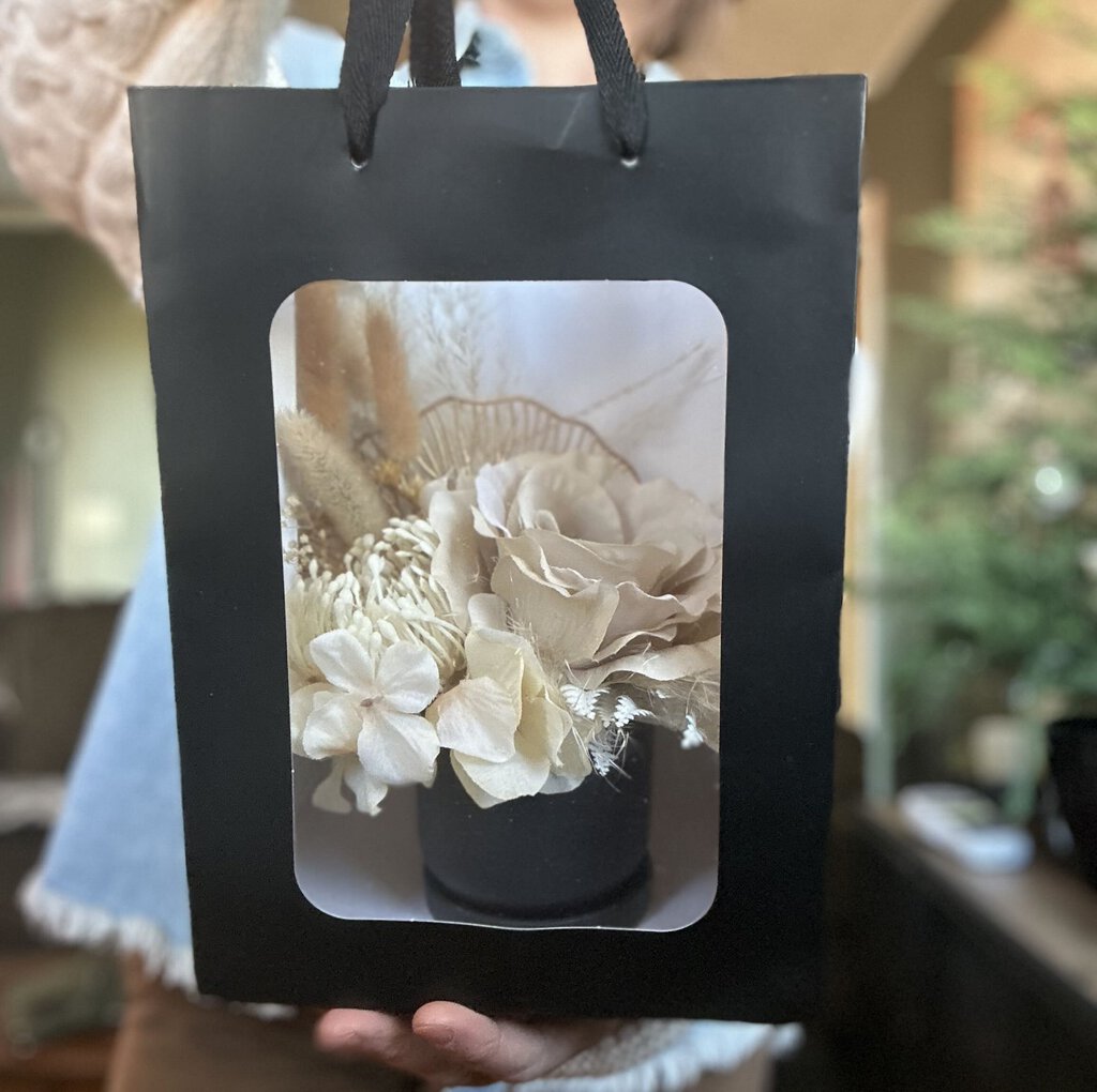Black and Nude Gift
